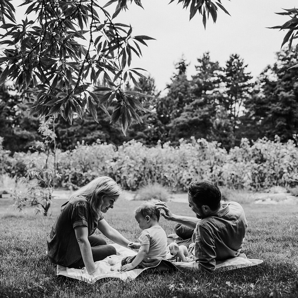 Vancouver family photography at Van Dusen Botanical Gardens