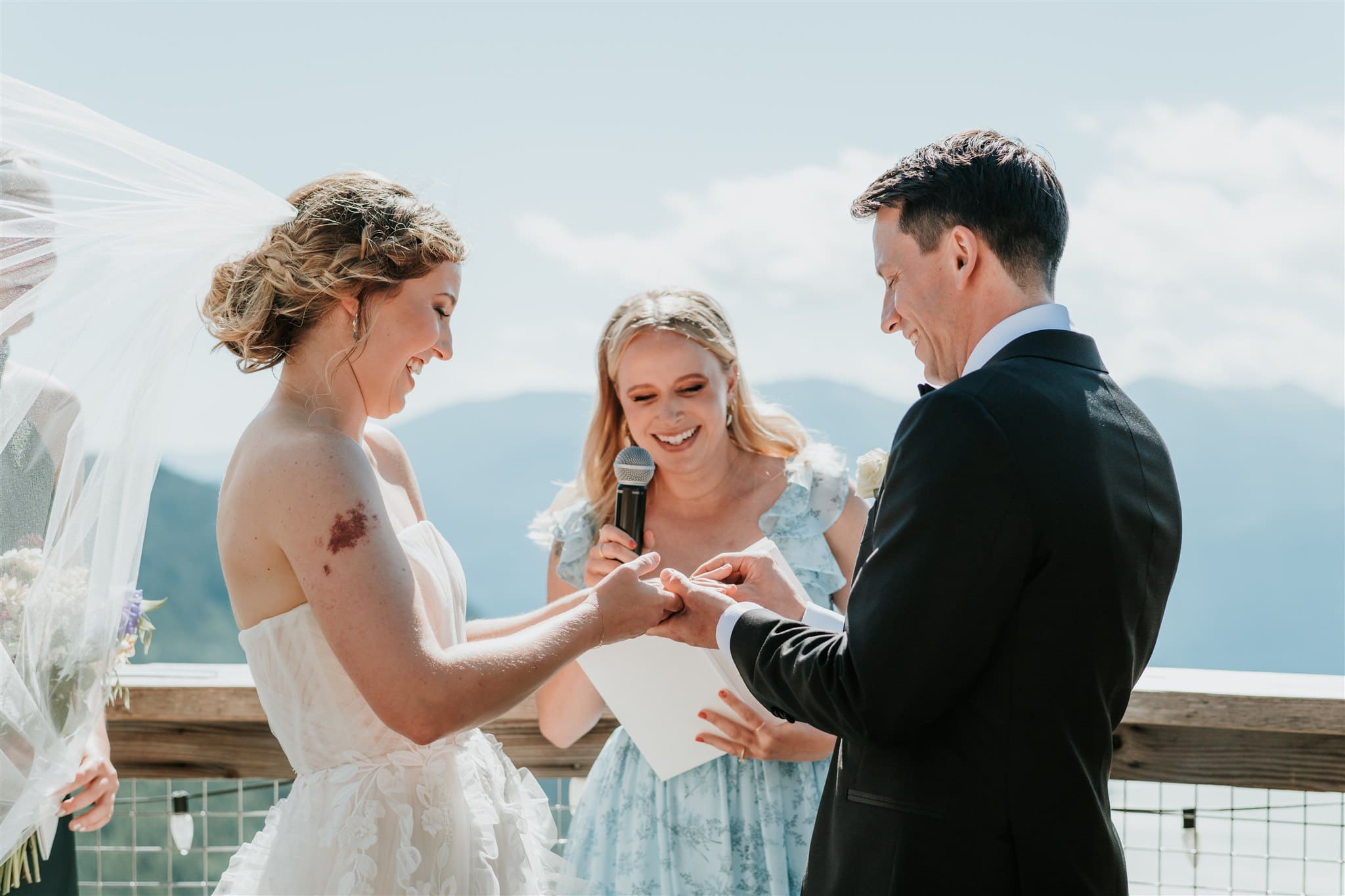 Squamish wedding planner creates stunning ceremony at the Sea to Sky Gondola